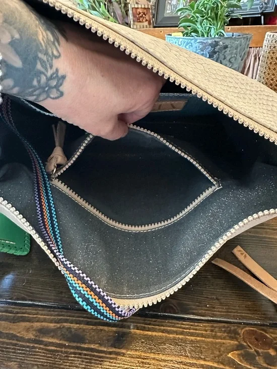 Consuela THUNDERBIRD hobo bag - Picture 8 of 9